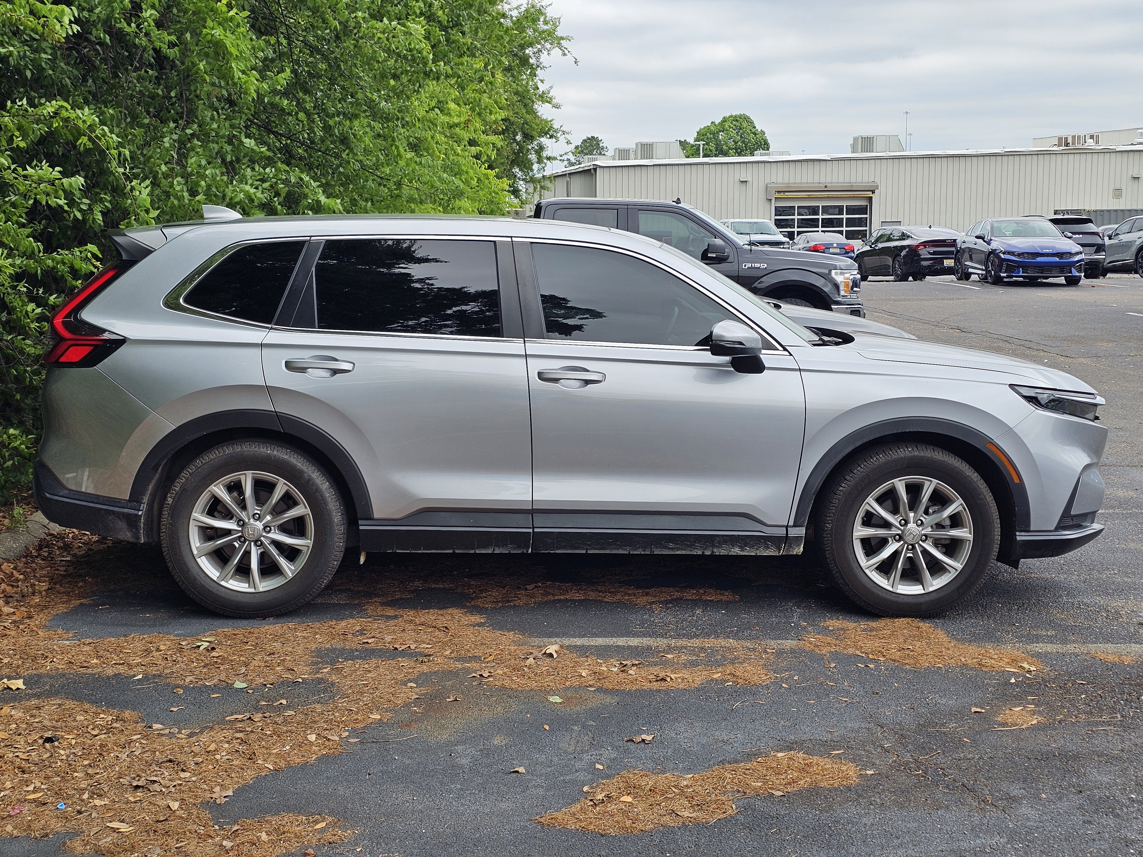 Used 2023 Honda CR-V EX-L image 7