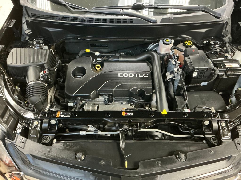 Used 2021 Chevrolet Equinox LS image 3