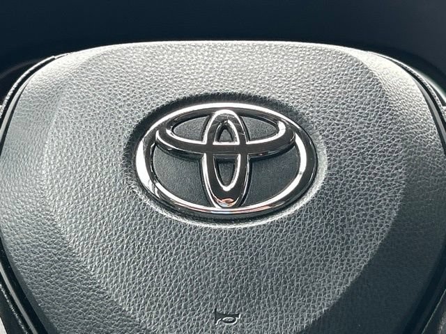 Used 2025 Toyota RAV4 XLE AWD/4WD image 58