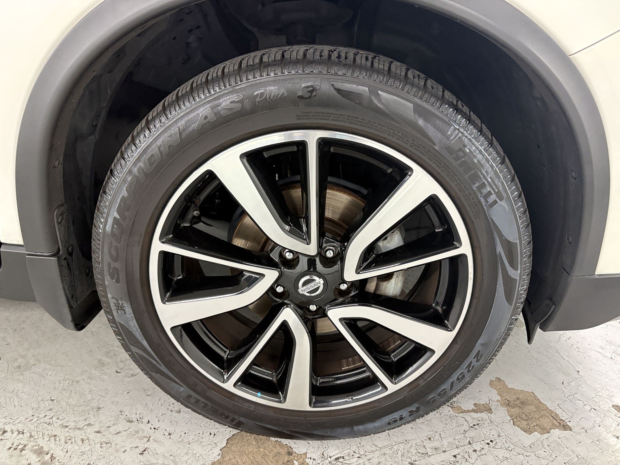 Used 2017 Nissan Rogue SL w/ SL Premium Package FWD image 13