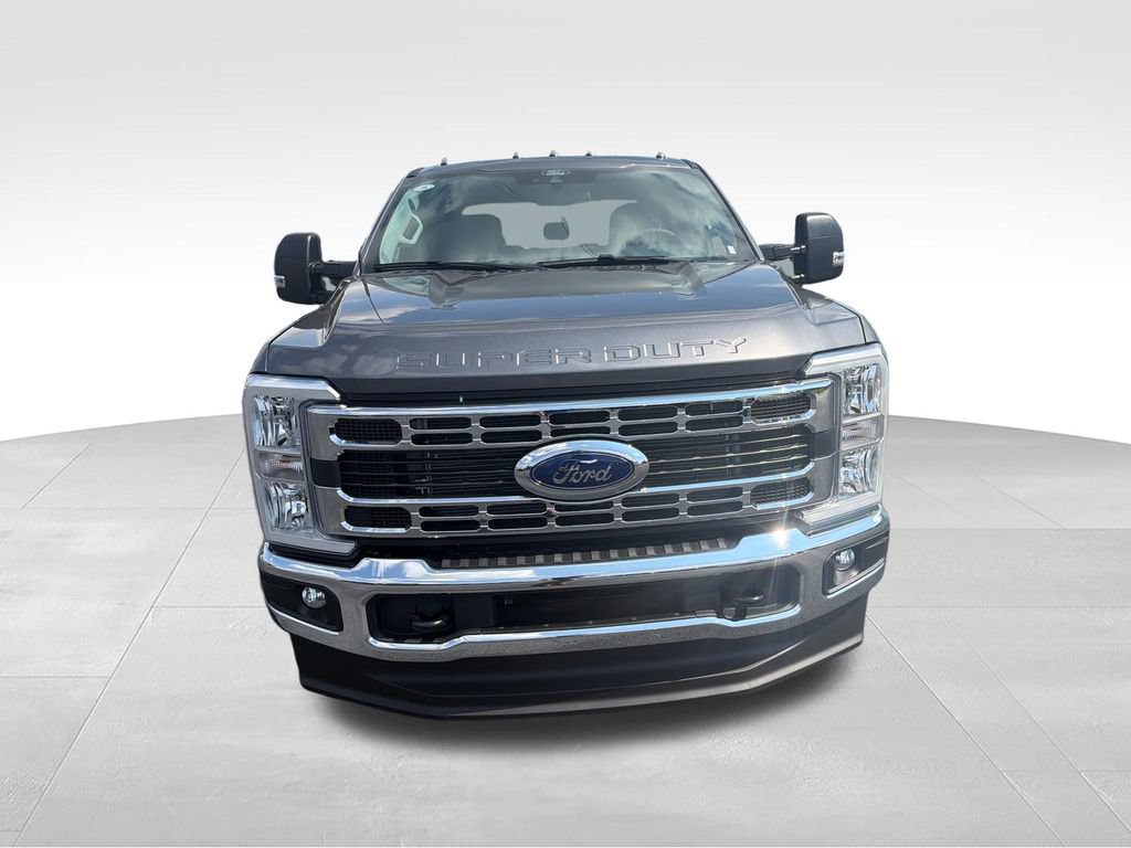New 2026 Ford F350 XLT w/ FX4 Off-Road Package AWD/4WD image 17