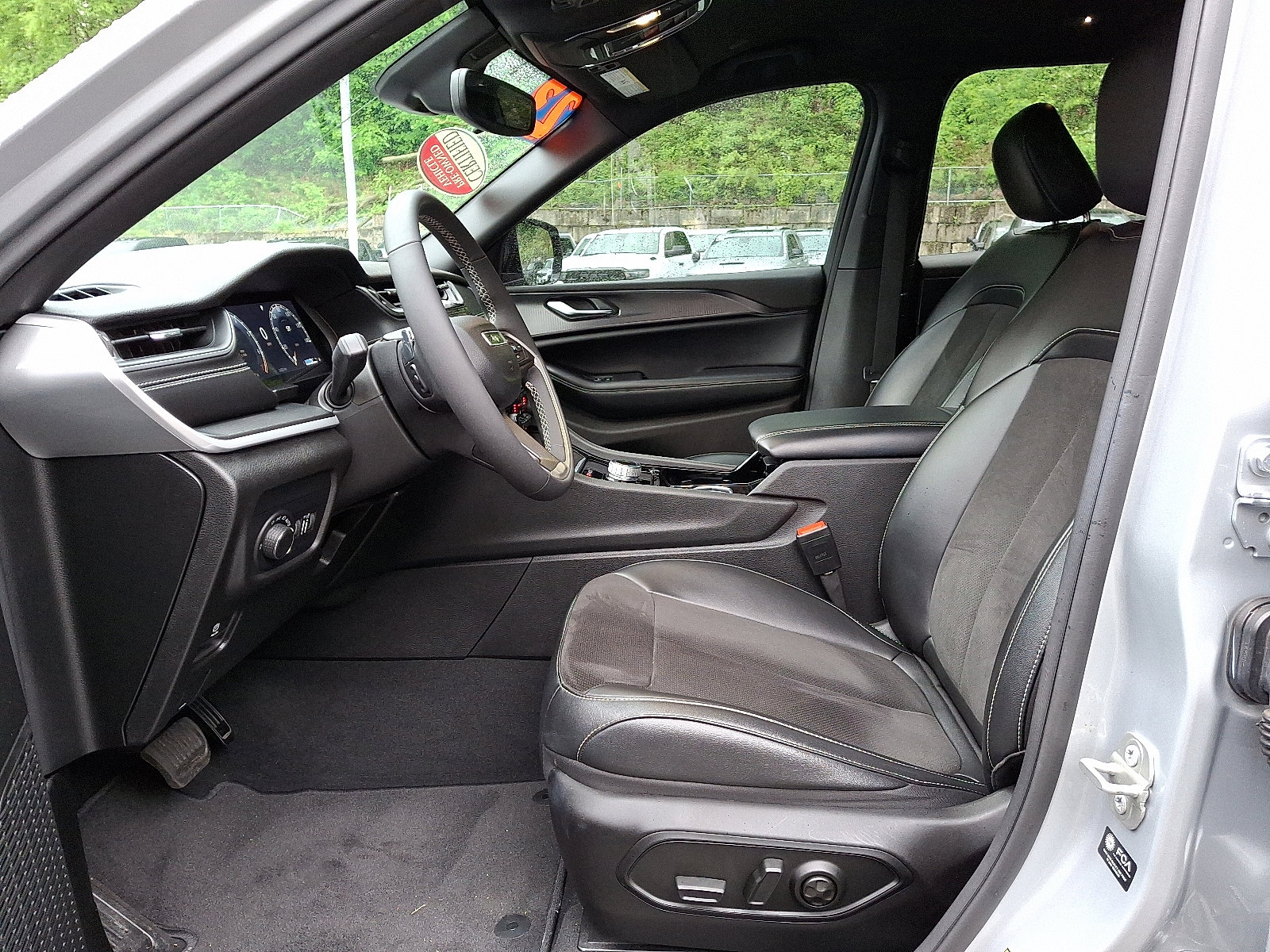 Certified 2023 Jeep Grand Cherokee L Laredo image 13