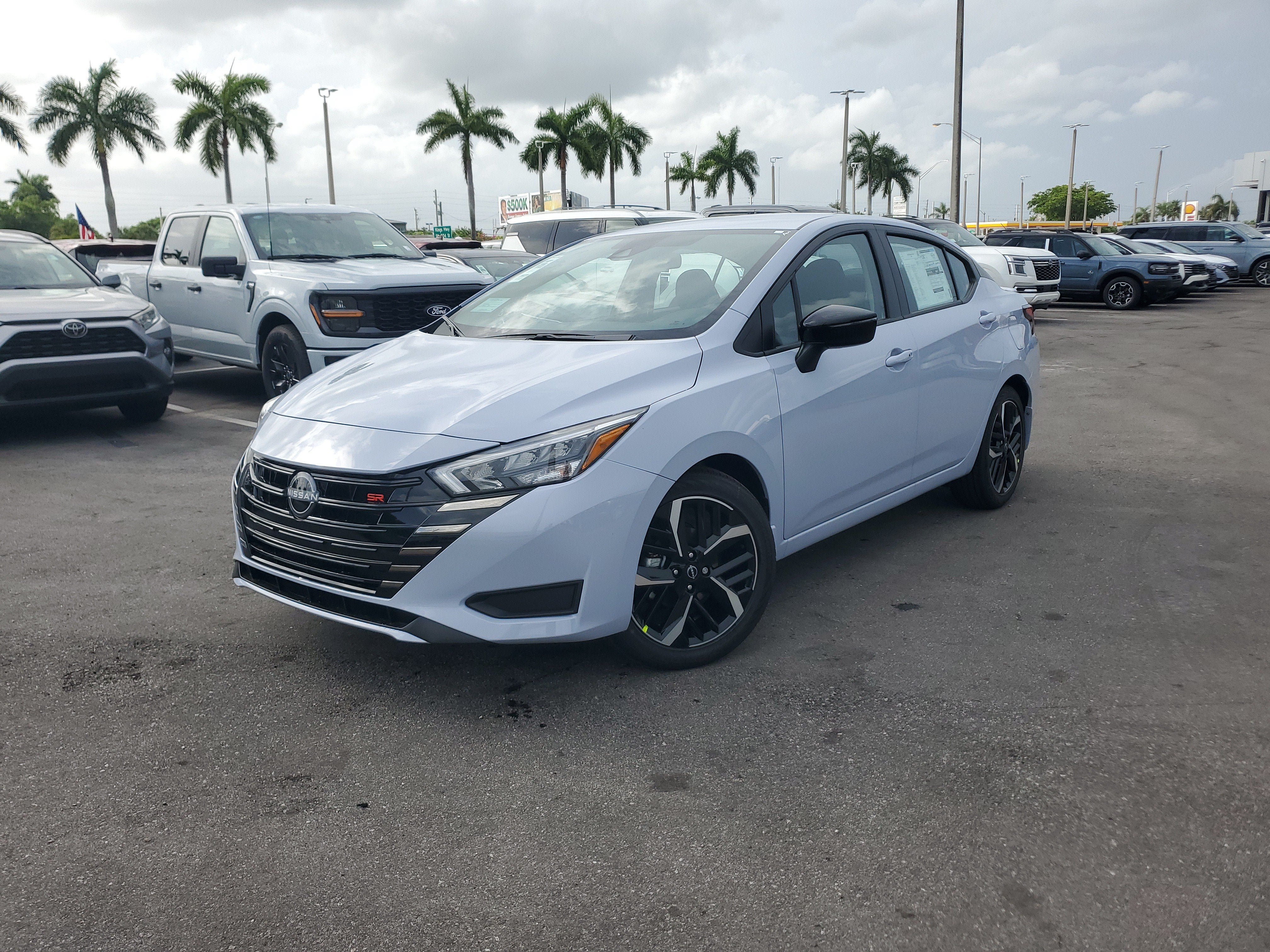 New 2025 Nissan Versa SR w/ Trunk Package FWD image 26