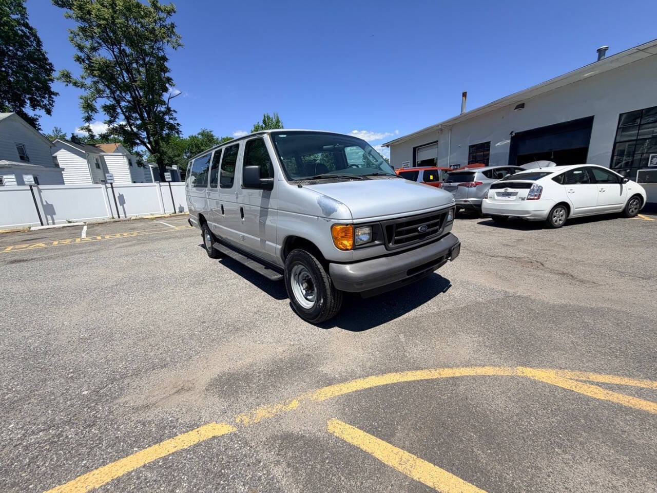Used 2006 Ford E-350 and Econoline 350 XL RWD image 20
