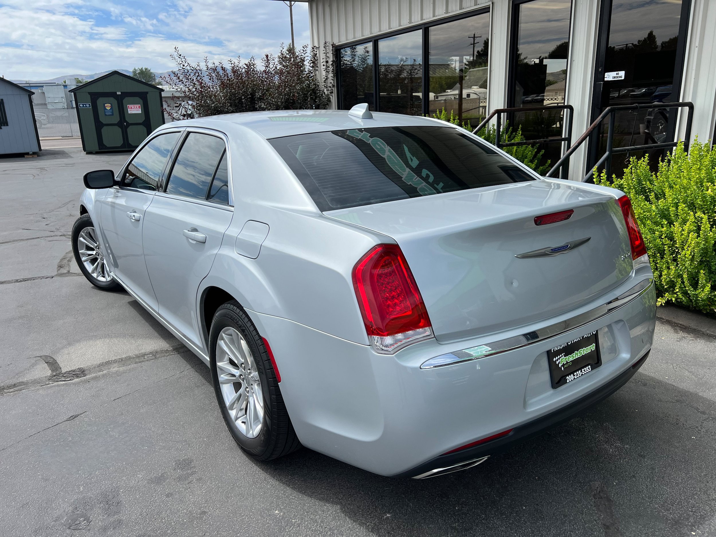 Used 2020 Chrysler 300 Touring L w/ Quick Order Package 2EF RWD image 5