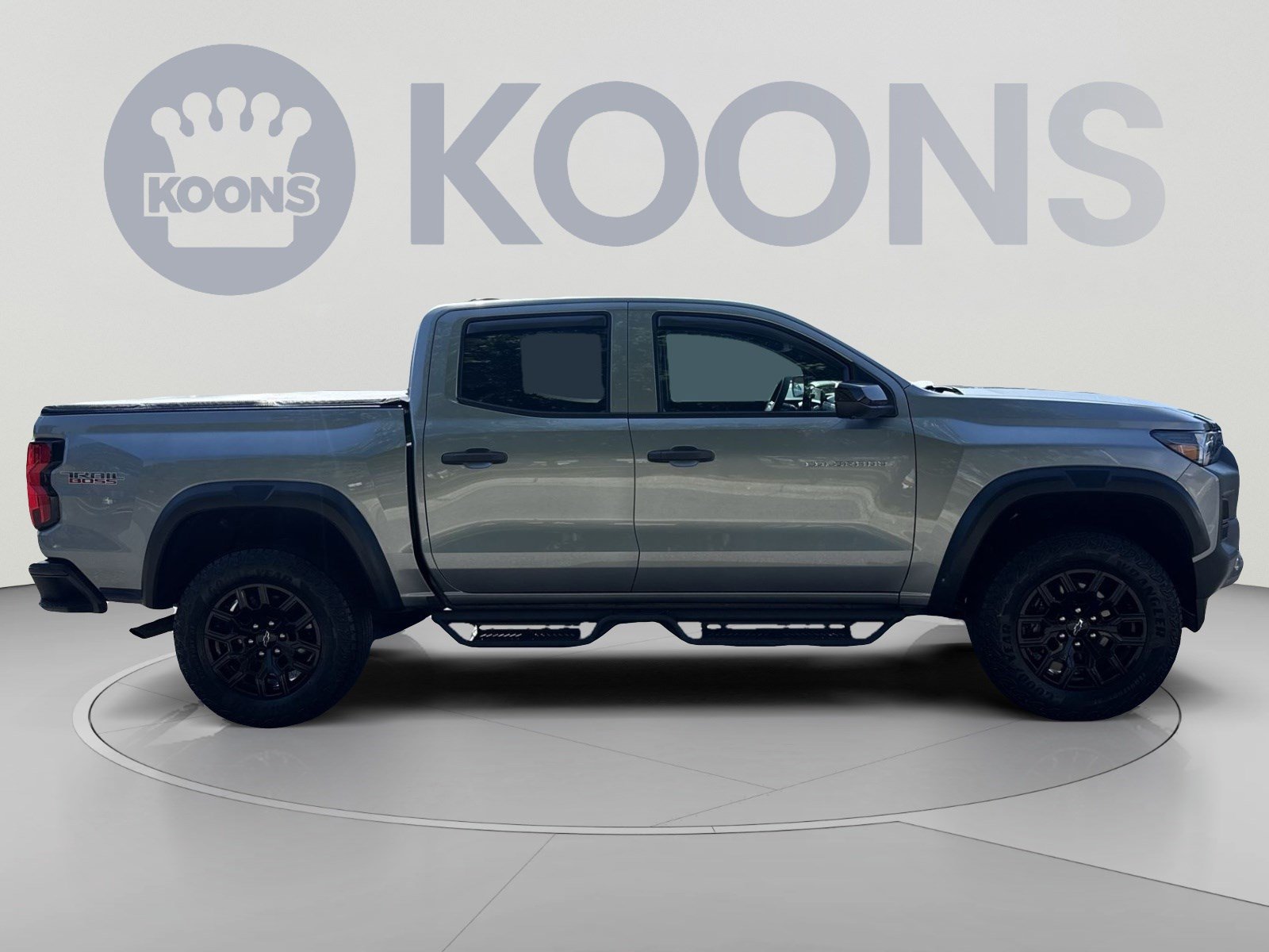 Used 2023 Chevrolet Colorado Trail Boss w/ Technology Package AWD/4WD image 8