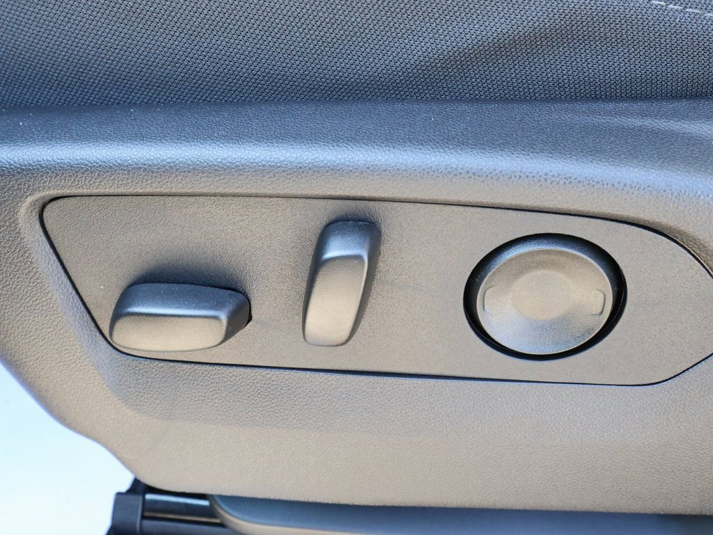 New 2026 GMC Sierra 1500 Elevation image 16