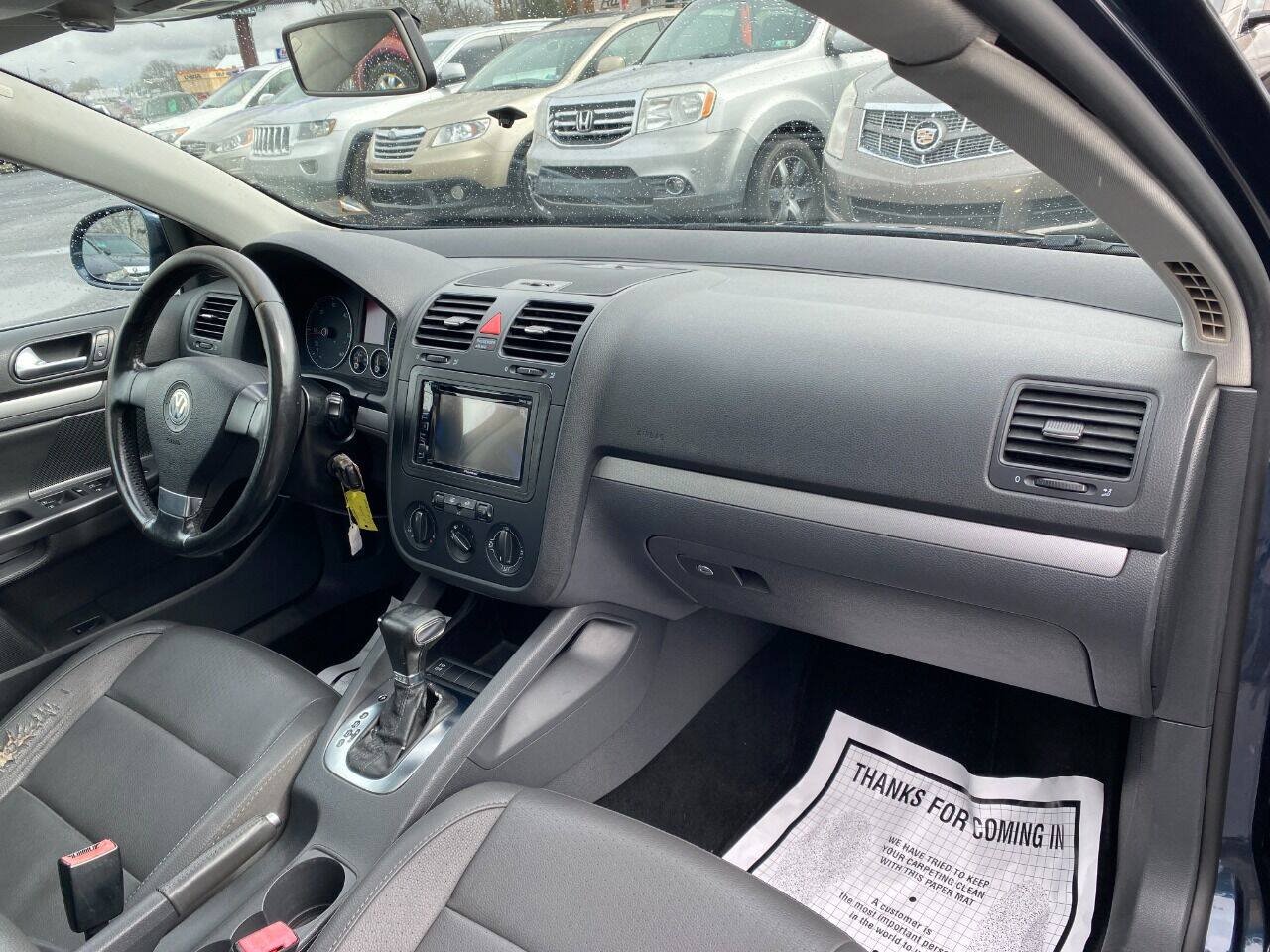 Used 2009 Volkswagen Jetta TDI FWD image 27