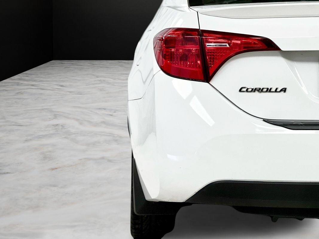 Used 2018 Toyota Corolla SE FWD image 36