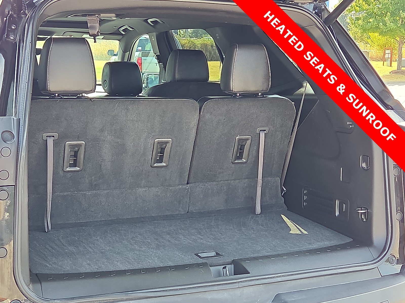 Used 2023 Chevrolet Traverse LT w/ LT Premium Package FWD image 9