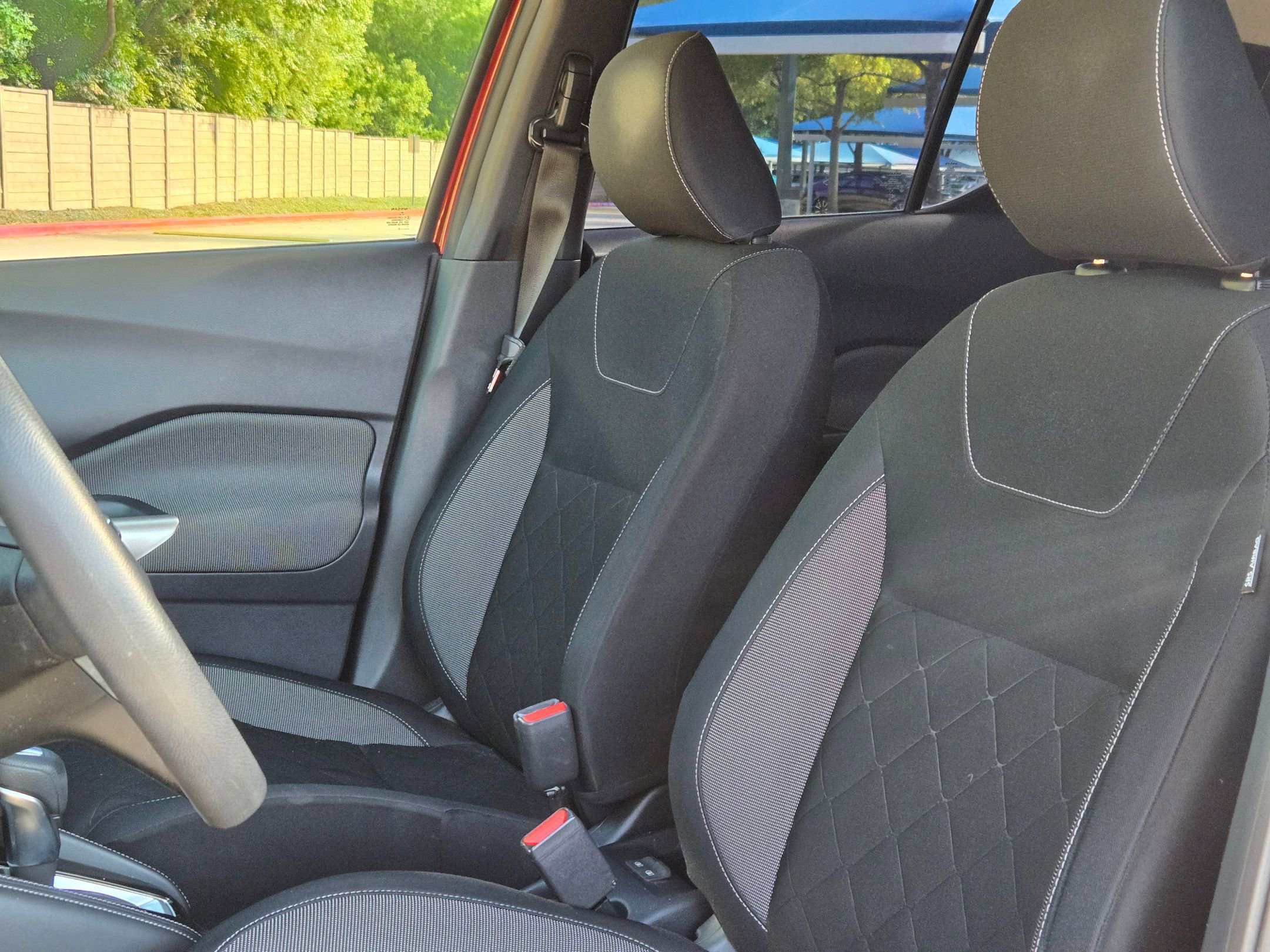 Used 2019 Nissan Kicks SV image 14