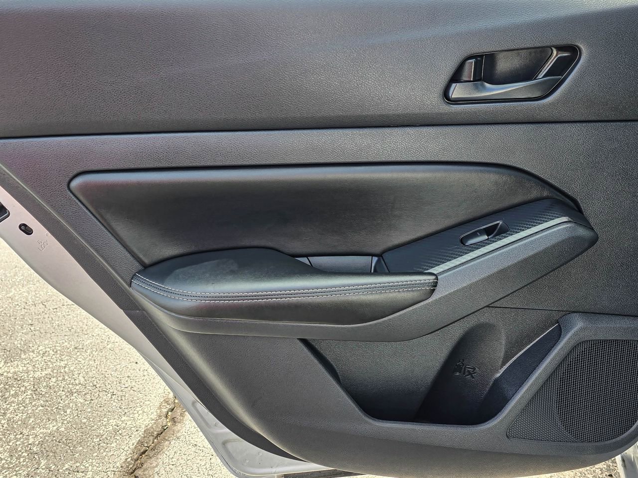 Used 2025 Nissan Altima 2.5 SV image 30