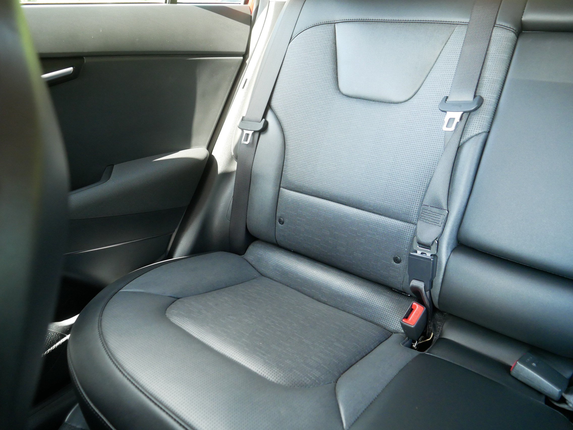 Certified 2023 Kia Niro Wave w/ Wave Preserve Package FWD image 12