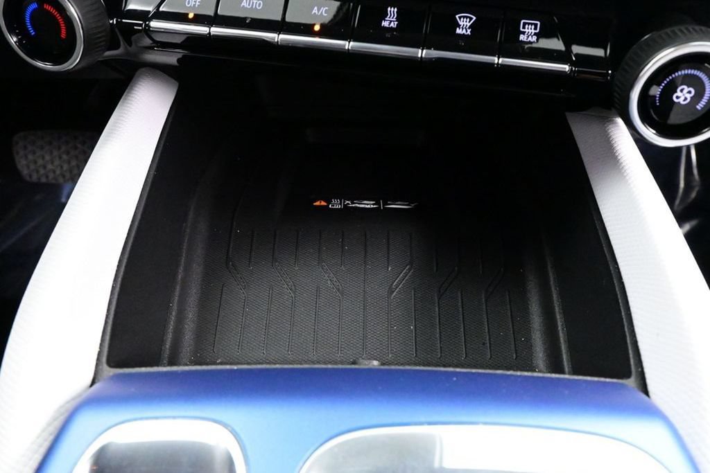 Used 2026 Chevrolet Equinox EV LT FWD image 32