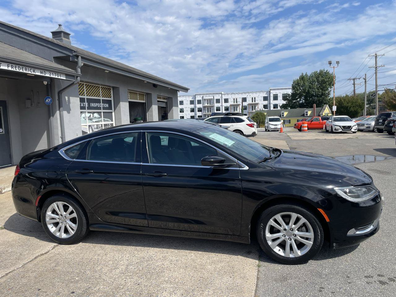 Used 2015 Chrysler 200 Limited FWD image 22