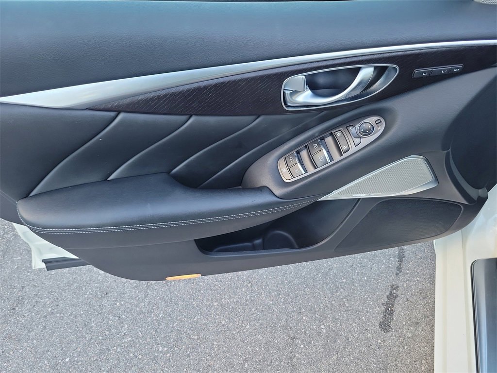 Used 2023 INFINITI Q50 Sensory image 16