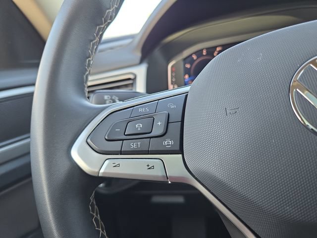 Used 2023 Volkswagen Atlas SE w/ Panoramic Sunroof Package FWD image 17