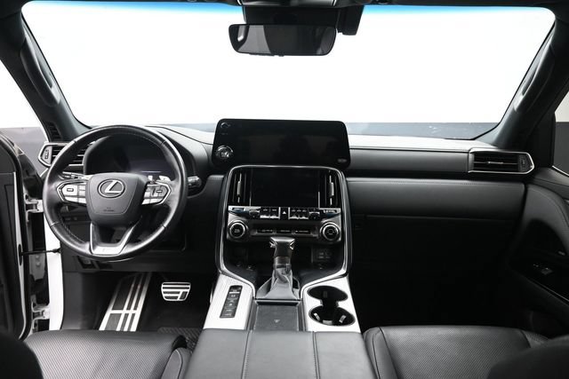 Used 2023 Lexus LX 600 F Sport w/ Accessory Package (Z1) AWD/4WD image 30