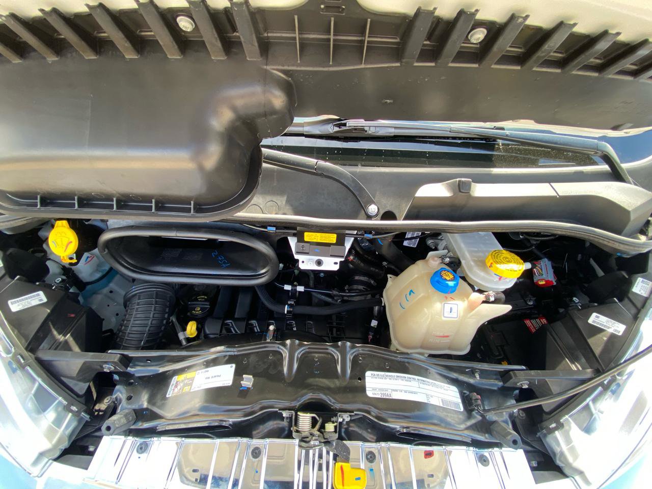 Used 2025 RAM ProMaster 2500 w/ U-Haul Equipment Group FWD image 39
