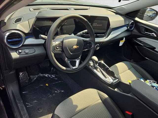 New 2026 Chevrolet Trax LT w/ LT Convenience Package FWD image 3