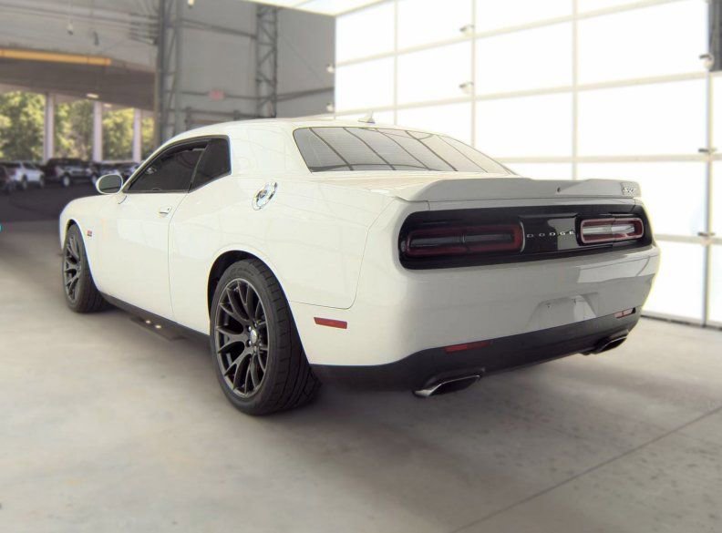 Used 2016 Dodge Challenger SRT w/ Technology Group RWD image 3