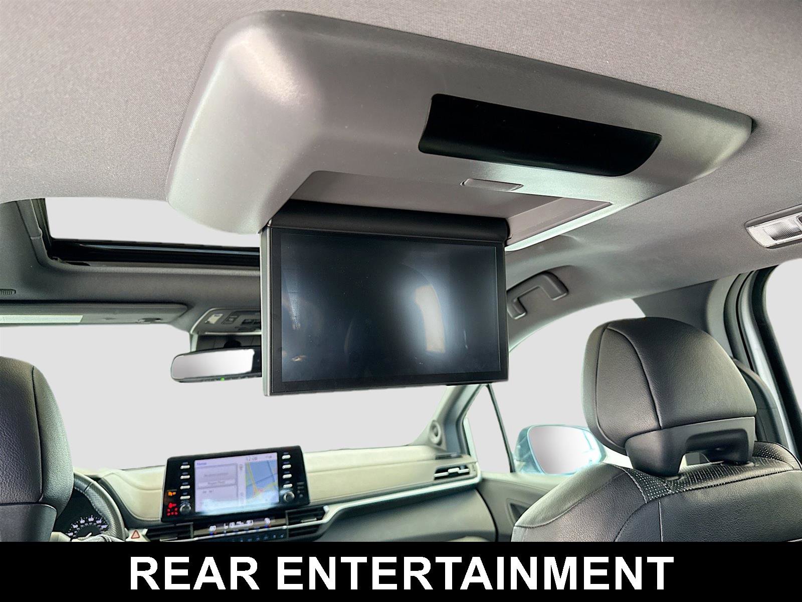Used 2023 Toyota Sienna XSE image 24