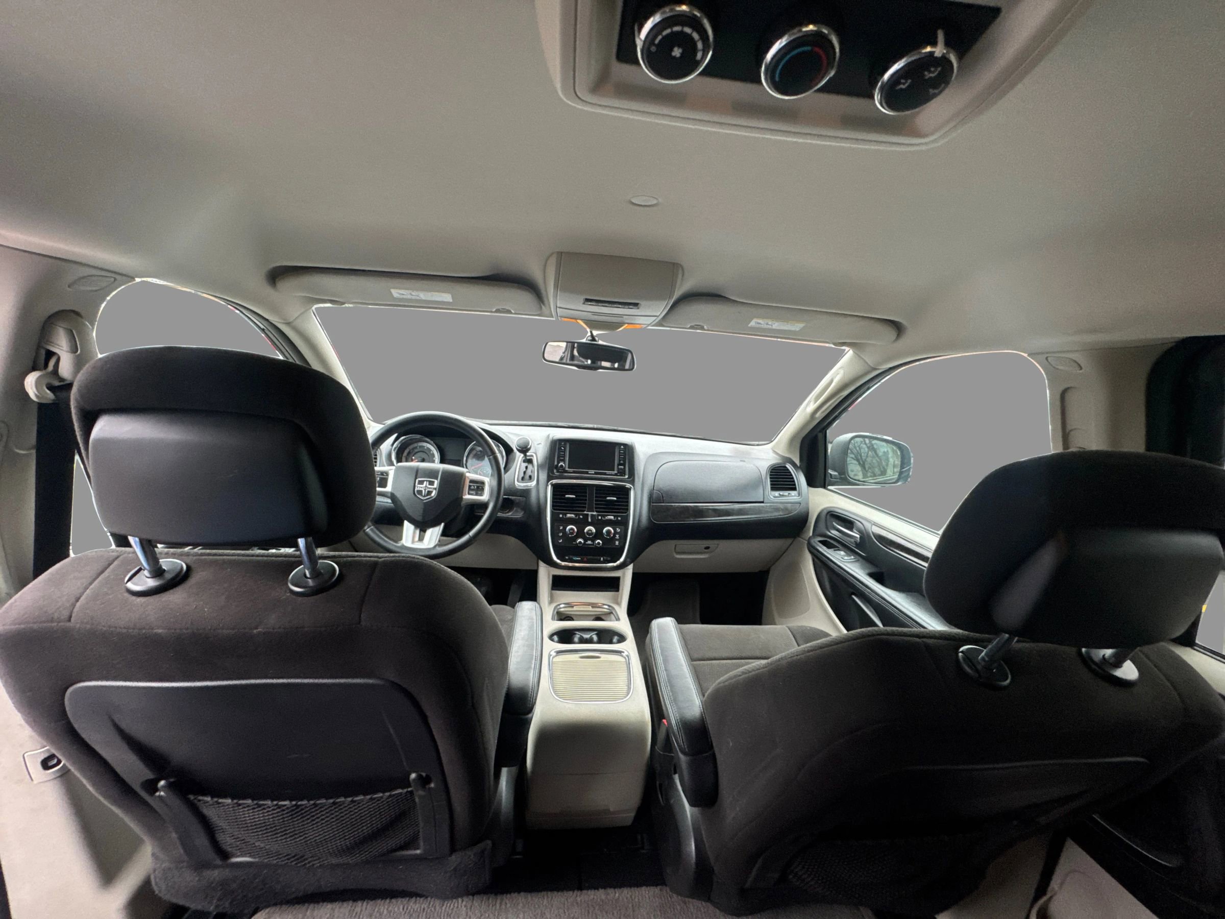 Used 2012 Dodge Grand Caravan SXT w/ UConnect Hands-Free Group image 20