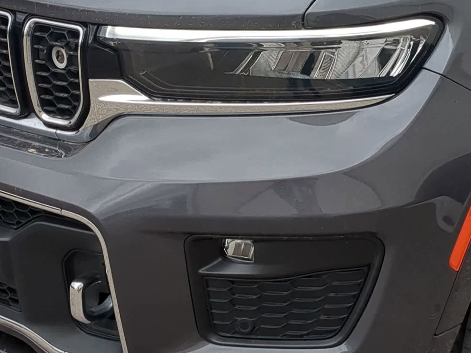 Certified 2023 Jeep Grand Cherokee L Overland w/ Advanced Protech Group III AWD/4WD image 11