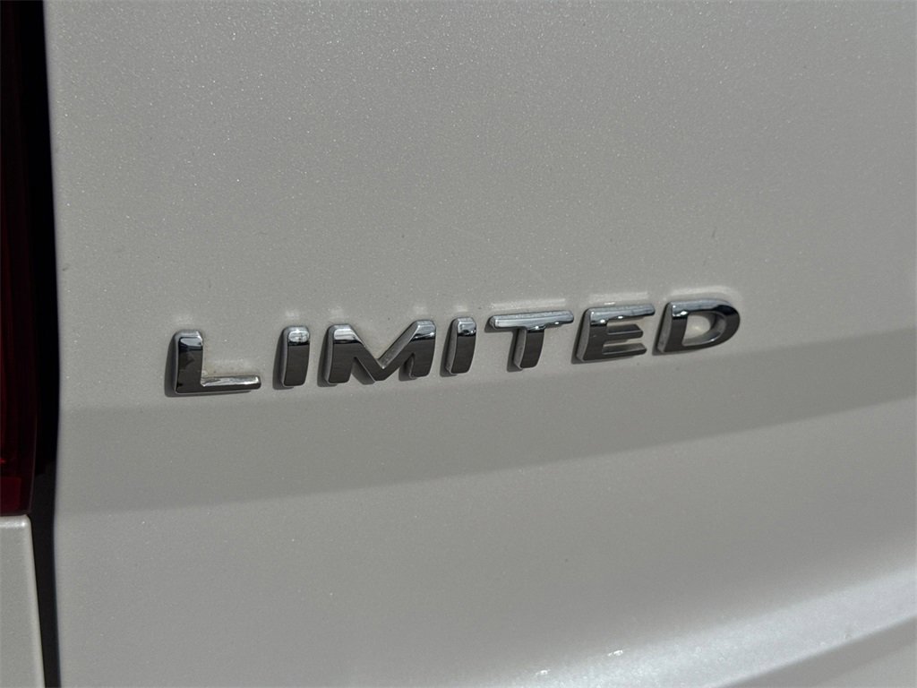 Used 2013 Ford Explorer Limited image 11