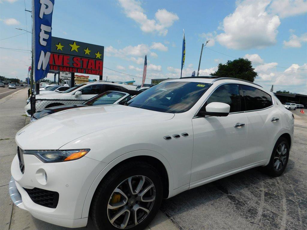 Used 2017 Maserati Levante w/ Luxury Package image 3