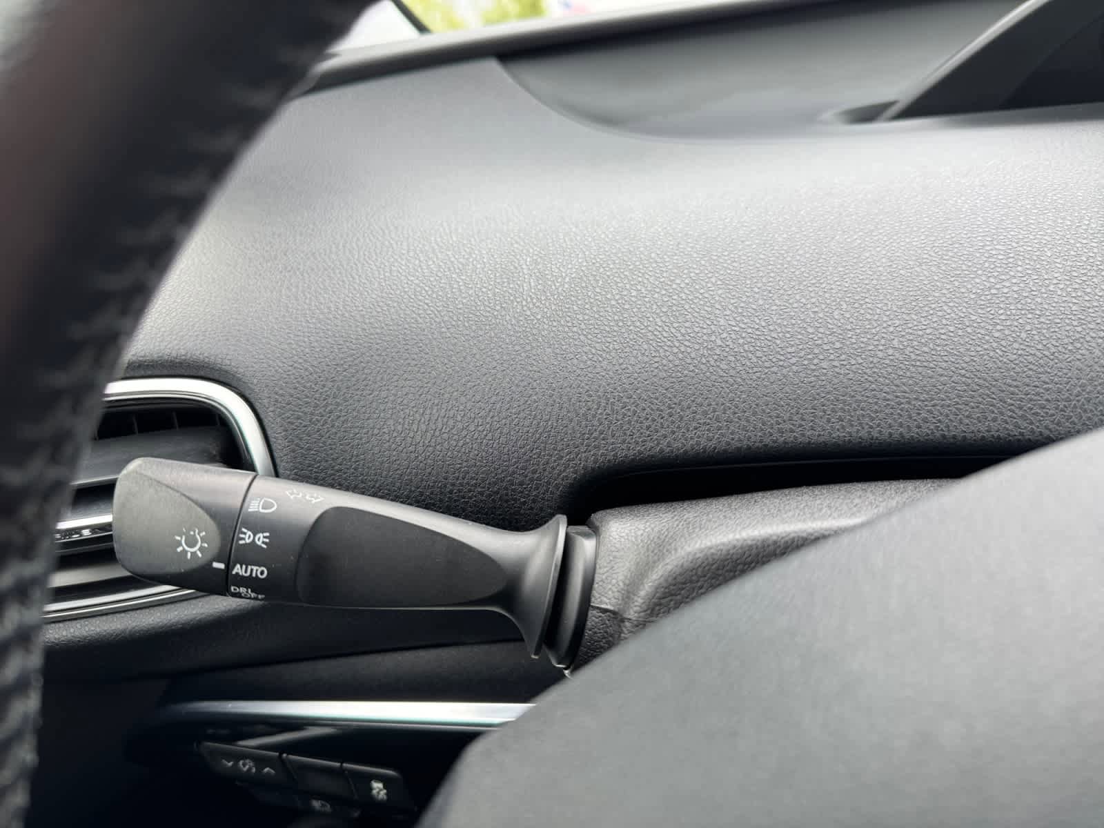 Used 2018 Toyota Prius Prime Premium FWD image 20