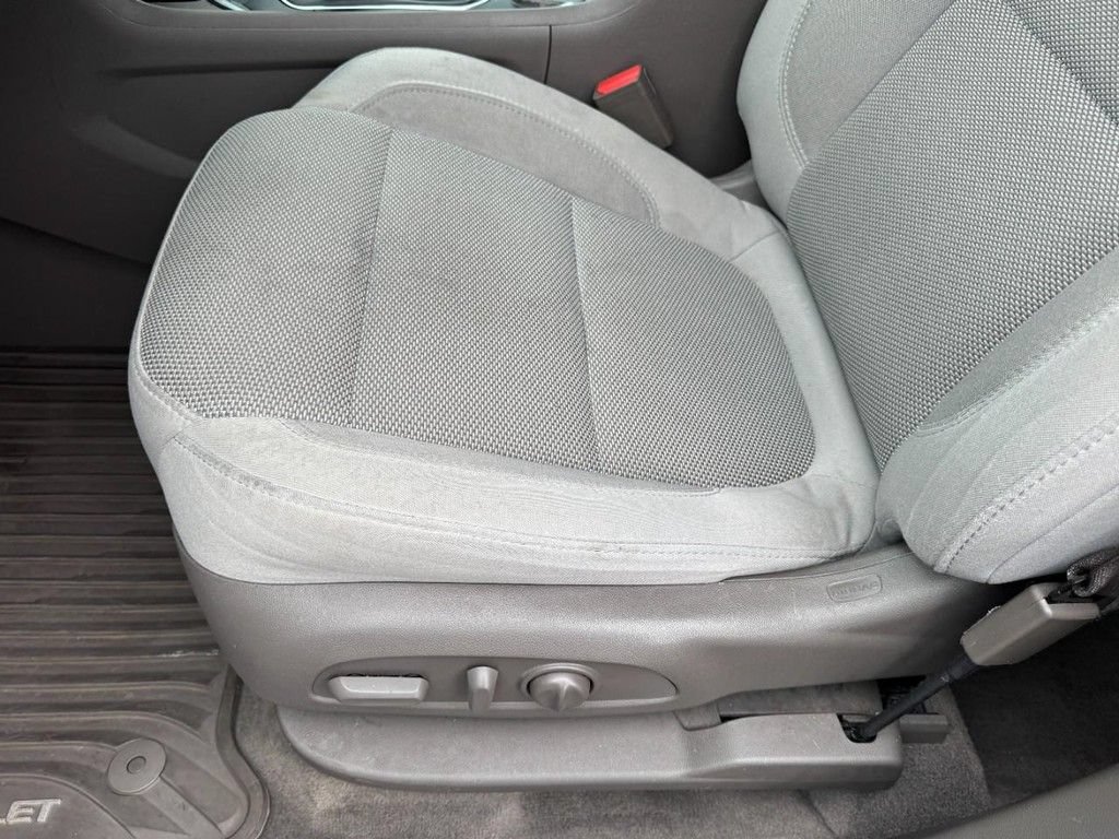Used 2019 Chevrolet Traverse LT FWD image 14
