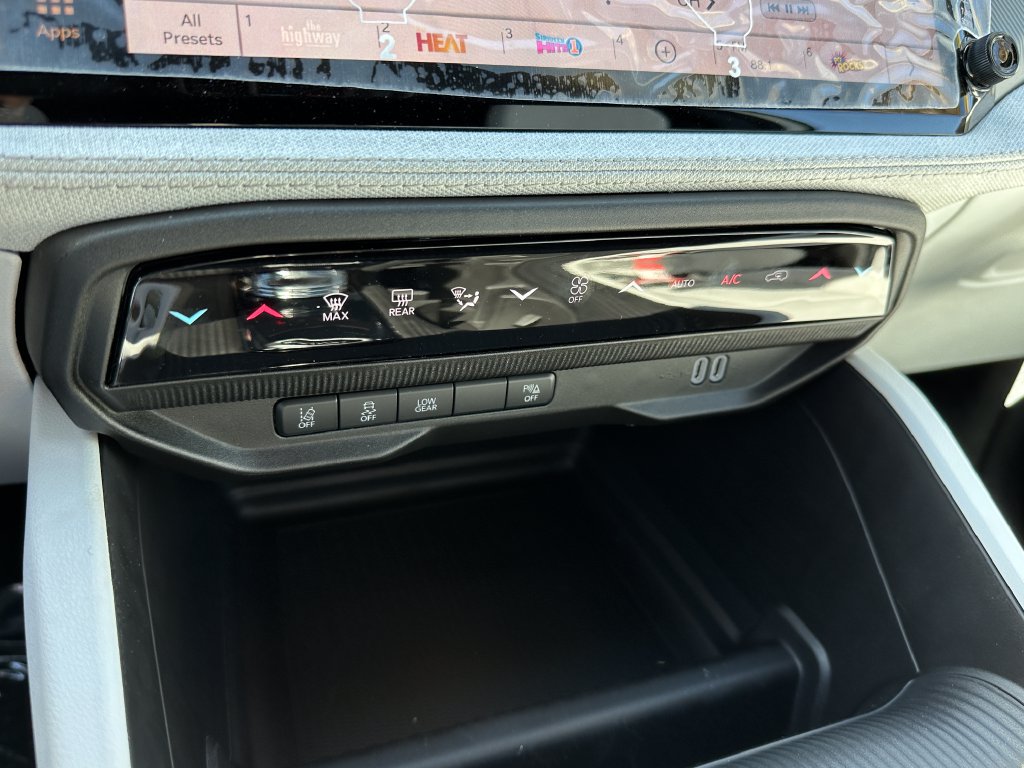New 2026 Jeep Cherokee Laredo AWD/4WD image 27