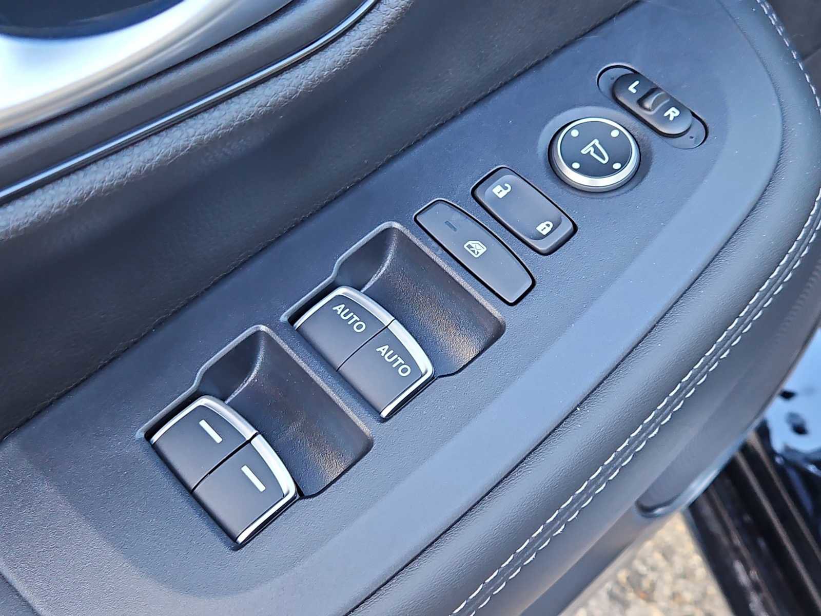 New 2026 Honda HR-V EX-L image 16