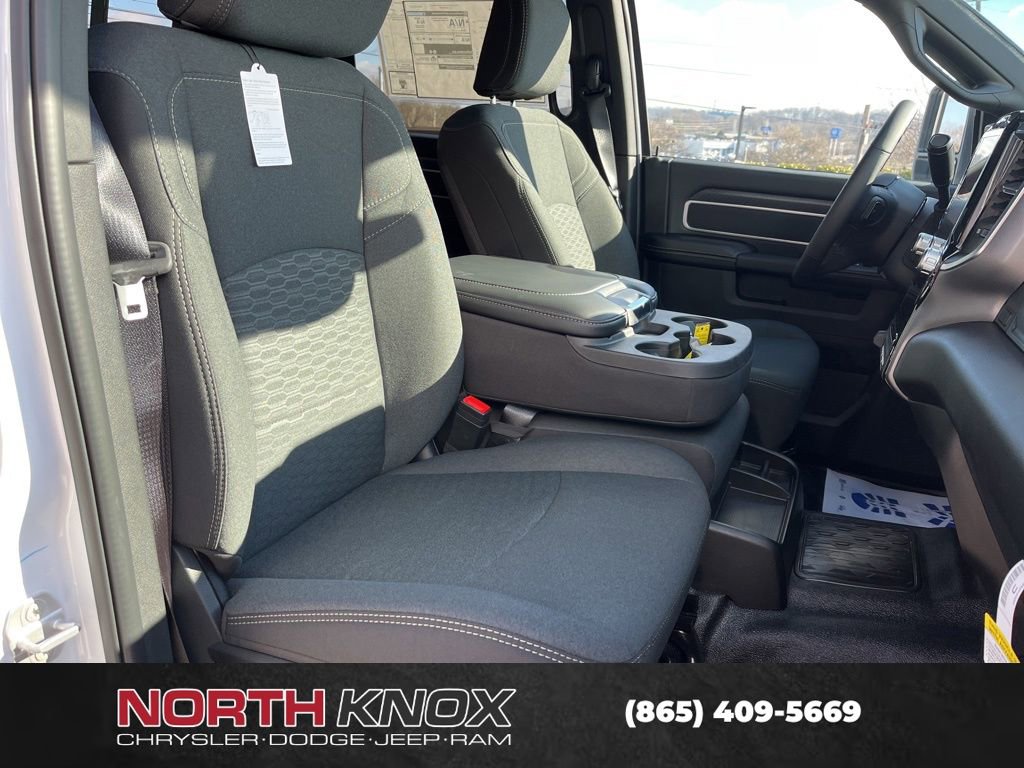 New 2026 RAM 4500 4x4 Crew Cab DRW image 25