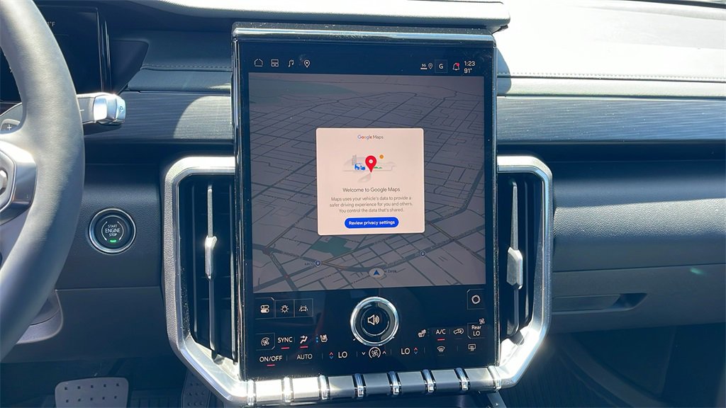 New 2025 GMC Acadia AT4 w/ Luxury Package image 18