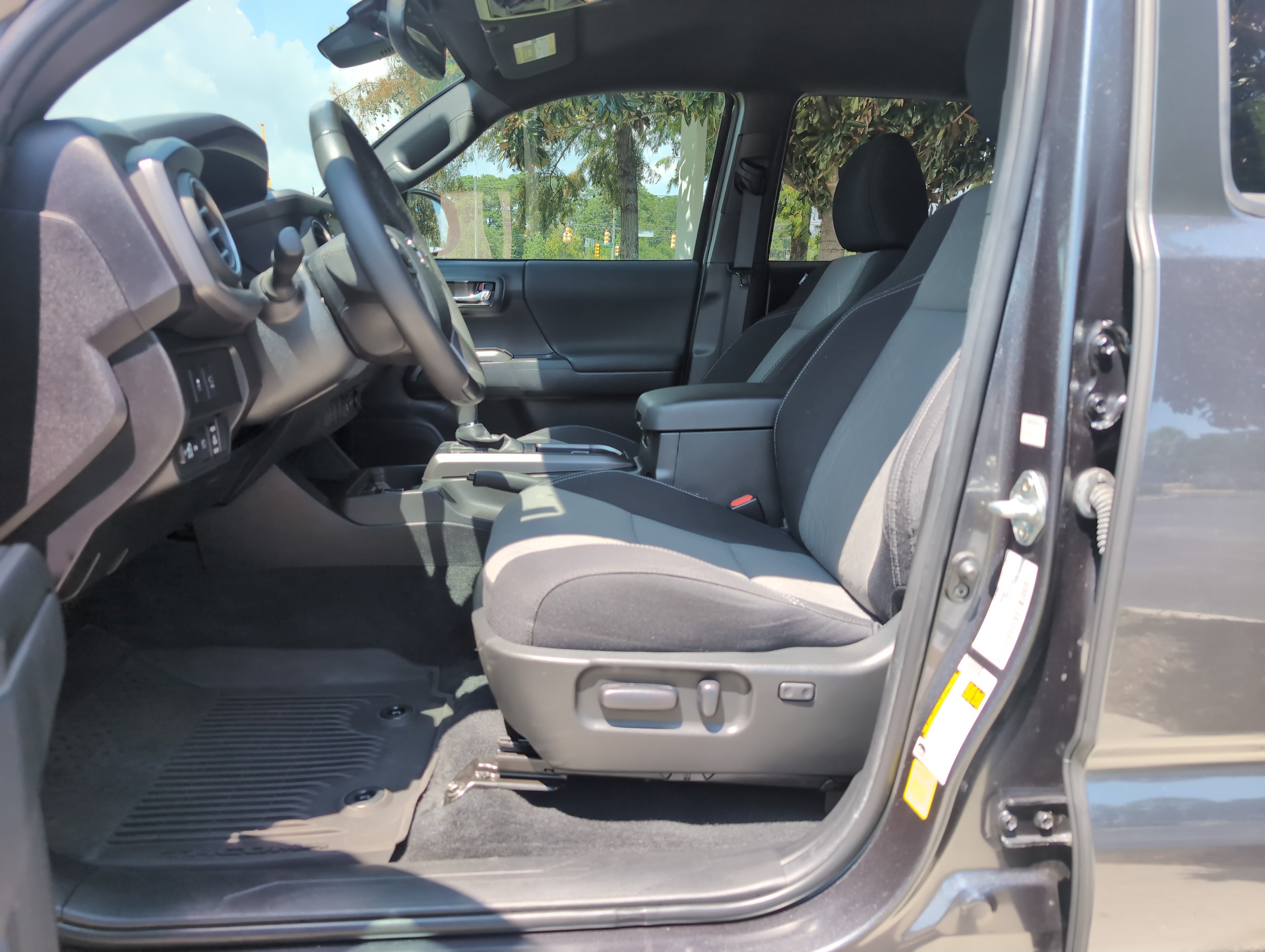 Certified 2023 Toyota Tacoma TRD Off-Road w/ Advanced Technology Package AWD/4WD image 14
