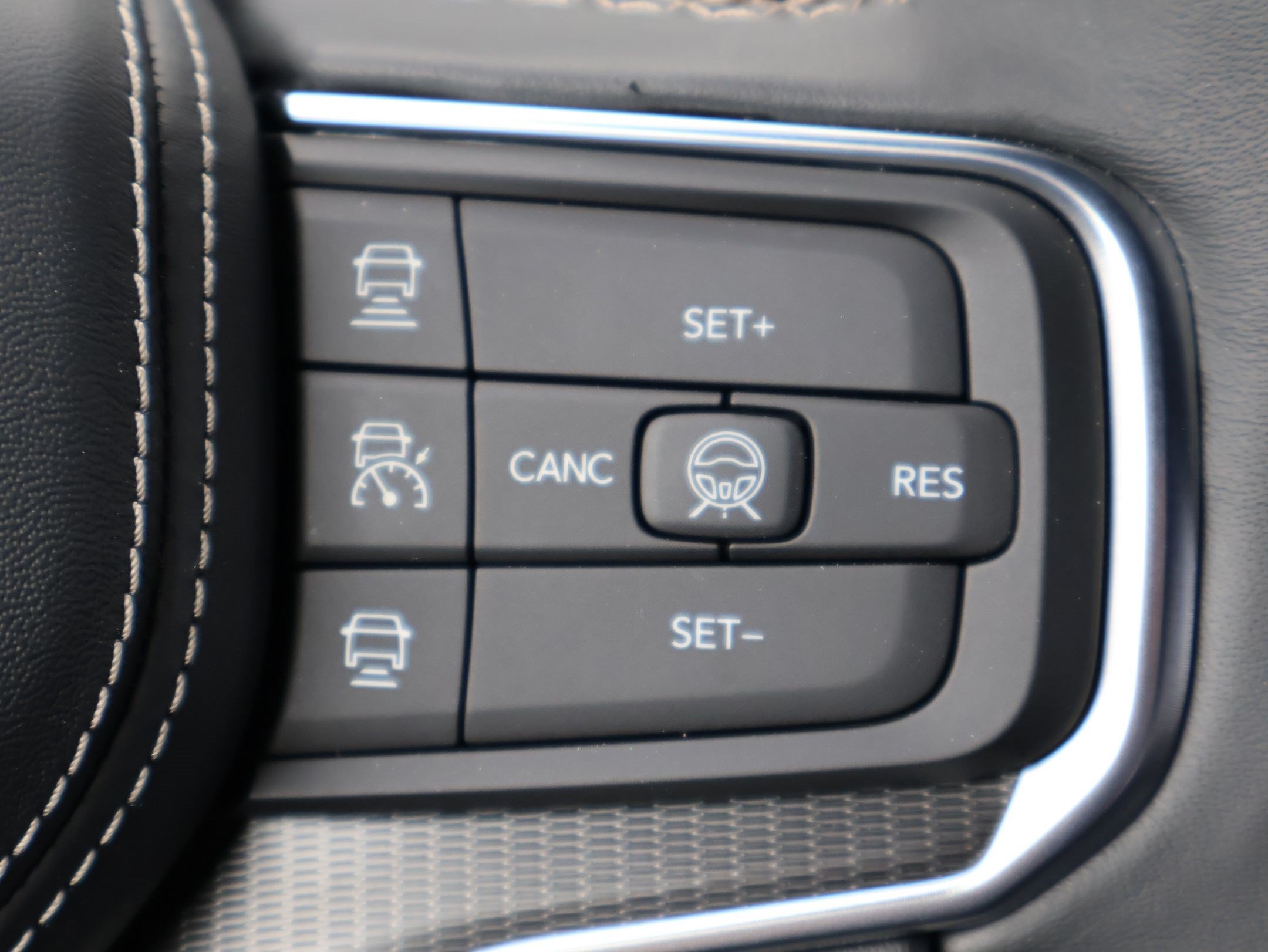 Used 2026 Jeep Grand Wagoneer Summit AWD/4WD image 16