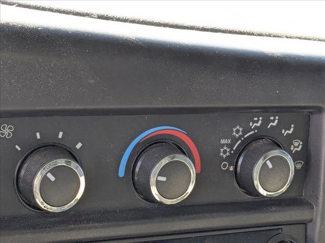 Used 2015 Chevrolet Express 2500 image 9