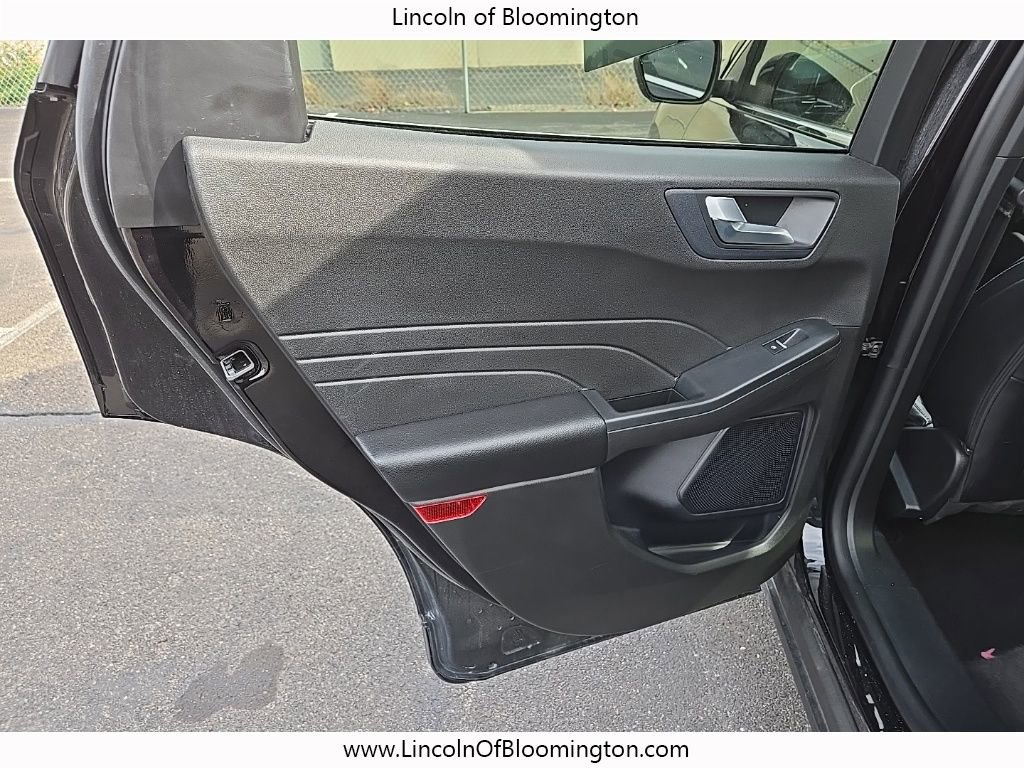 Used 2024 Ford Escape Platinum image 40