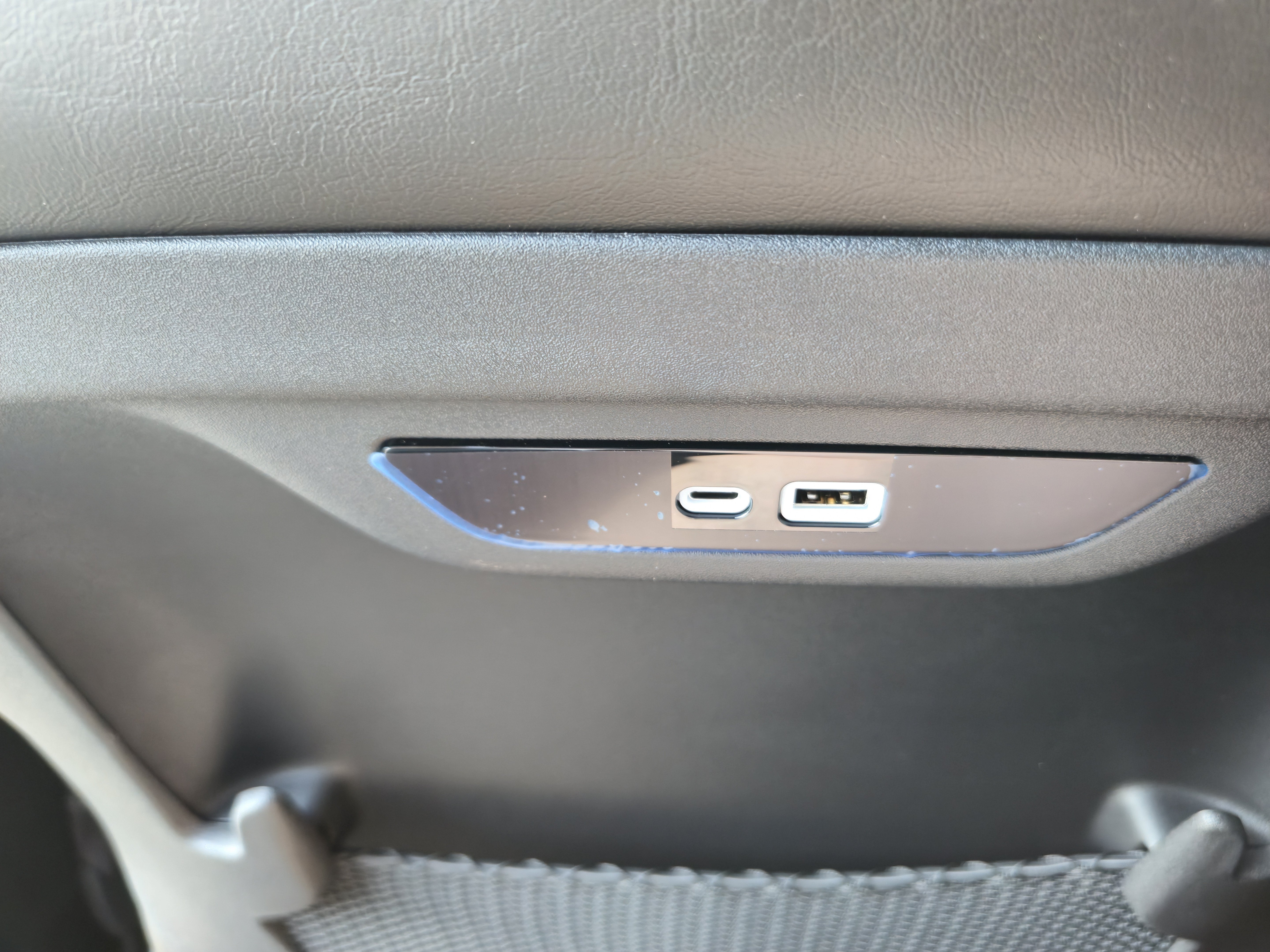 New 2027 Chrysler Pacifica Select FWD image 30