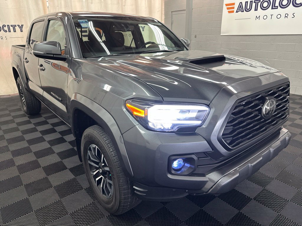 Used 2023 Toyota Tacoma TRD Sport w/ Technology Package AWD/4WD image 2