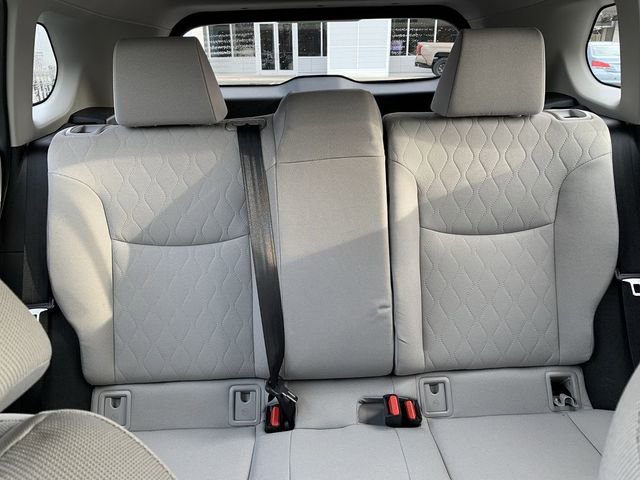 Used 2025 Toyota Corolla Cross L image 30
