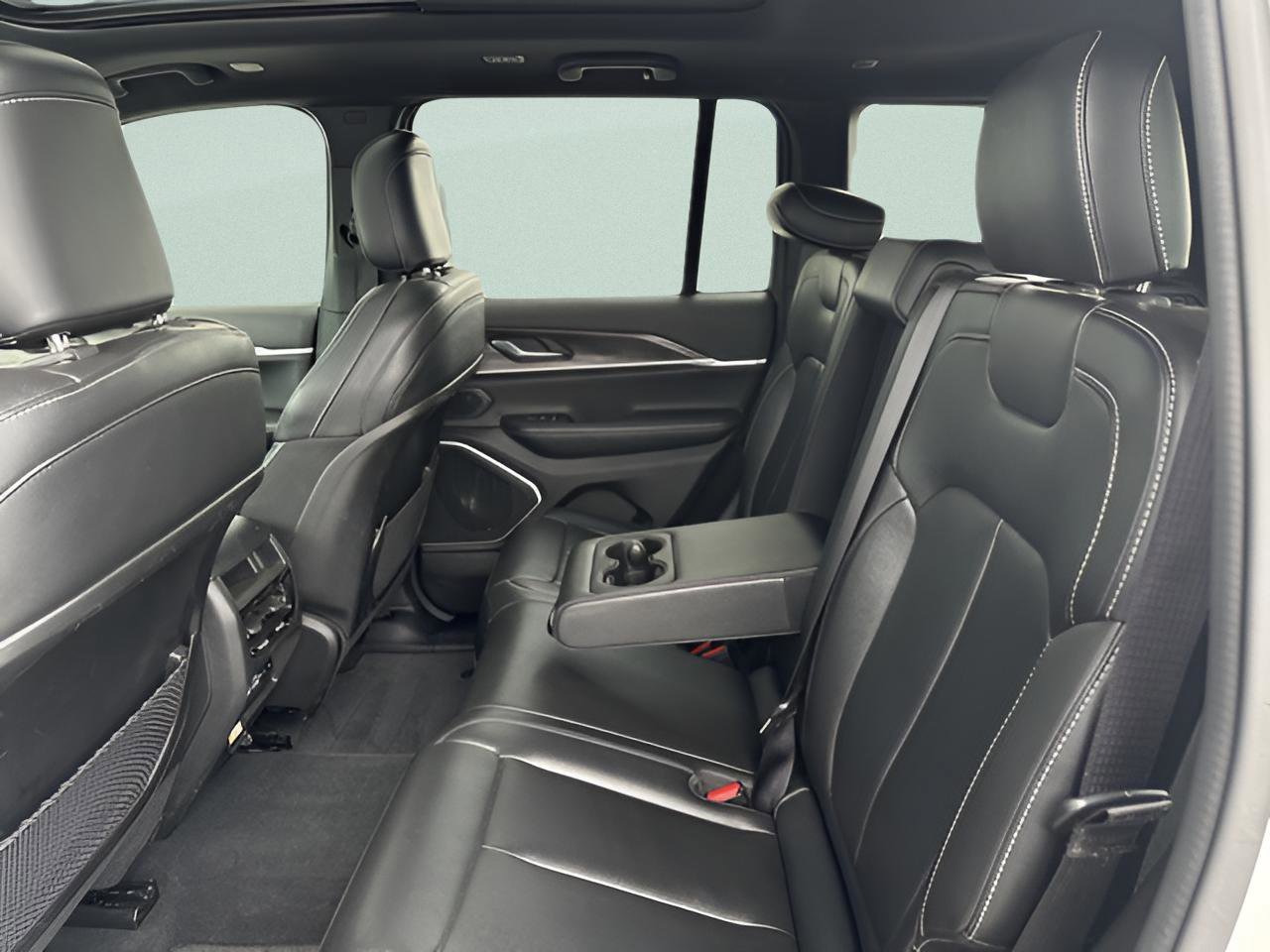 Used 2024 Jeep Grand Cherokee Limited 4xe image 29