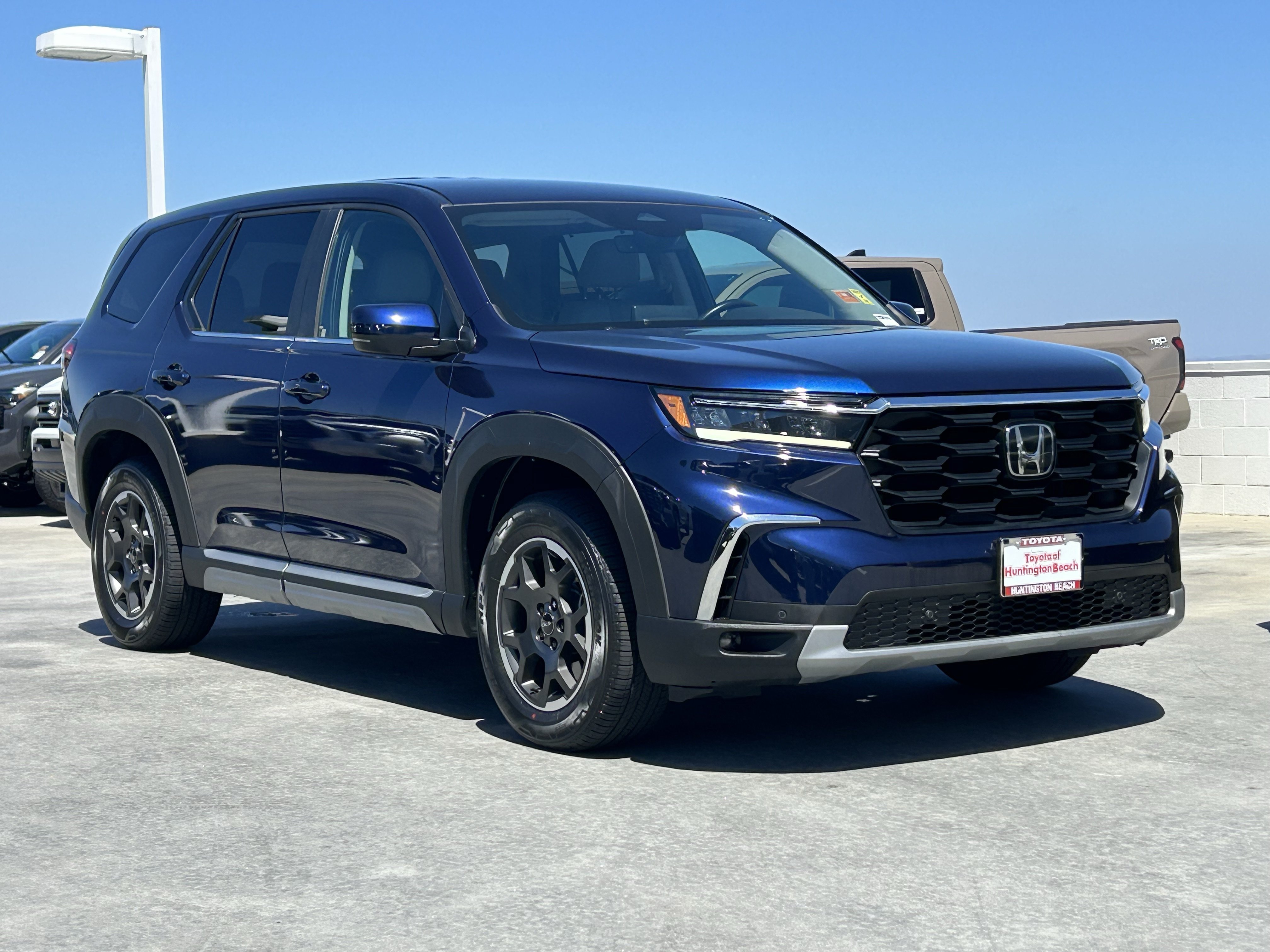 Used 2023 Honda Pilot EX-L image 2