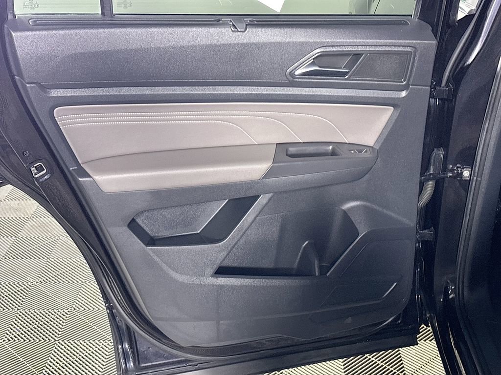 Certified 2023 Volkswagen Atlas SE image 18