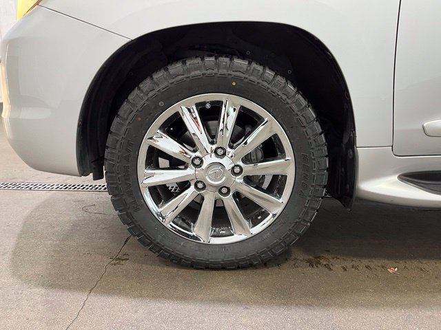 Used 2009 Lexus LX 570 4WD w/ Preferred Accessory Pkg image 30