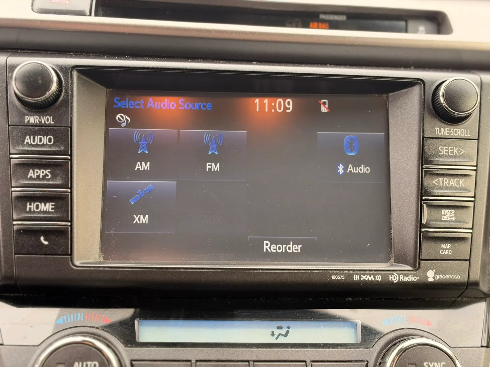 Used 2016 Toyota RAV4 XLE AWD/4WD image 16