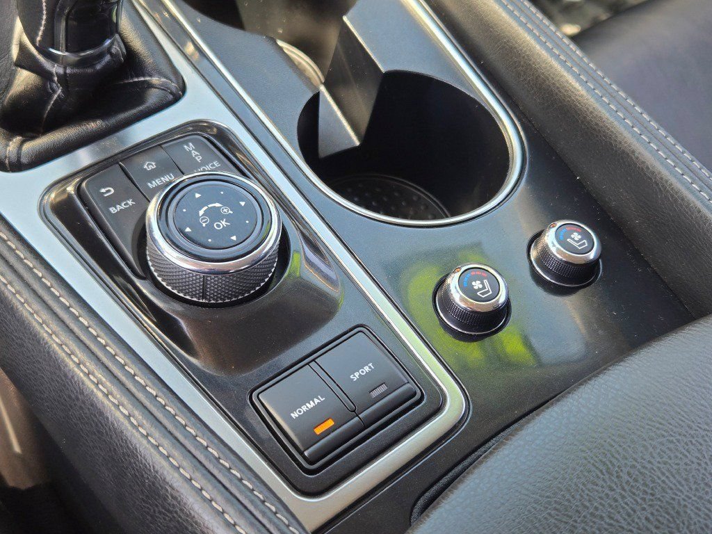 Used 2018 Nissan Maxima Platinum FWD image 29