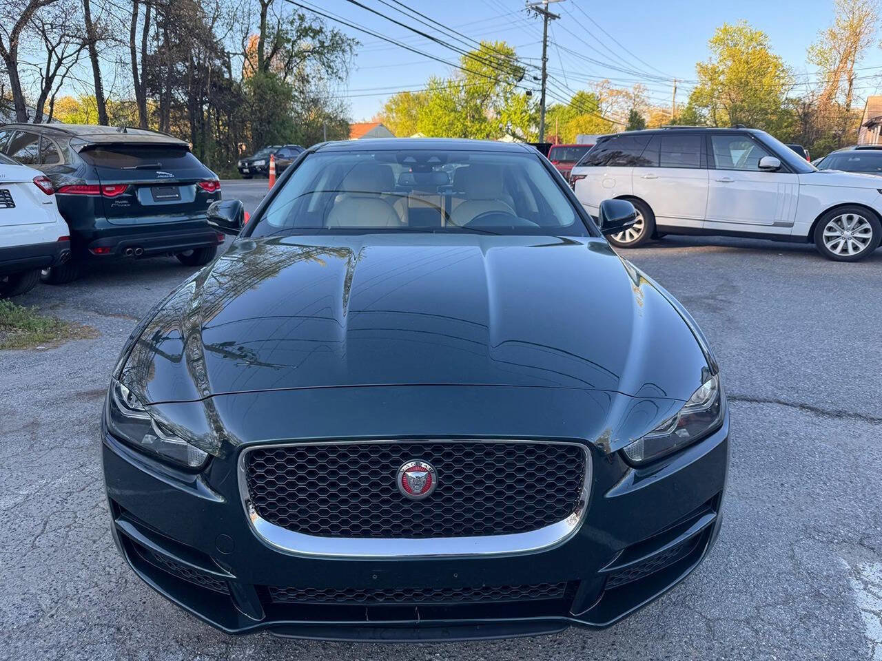 Used 2017 Jaguar XE Premium image 1